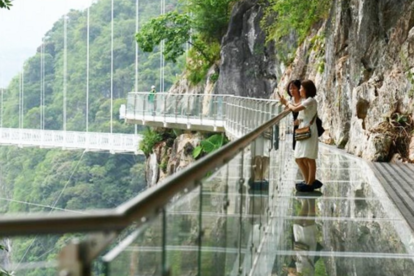 Vietnam Opens The World's Longest Glass-bottomed Bridge